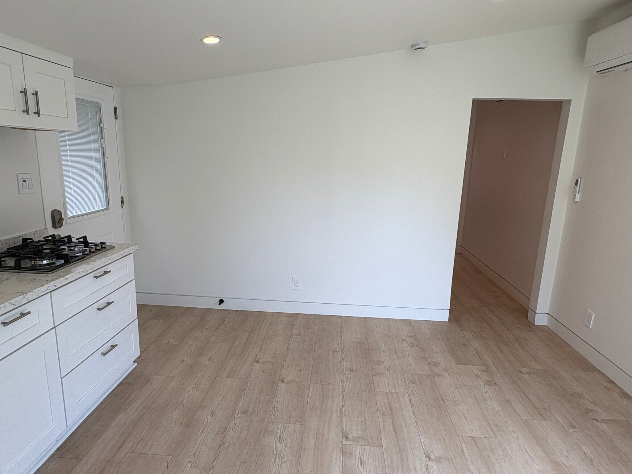 Building Photo - 4236 Ellenita Ave