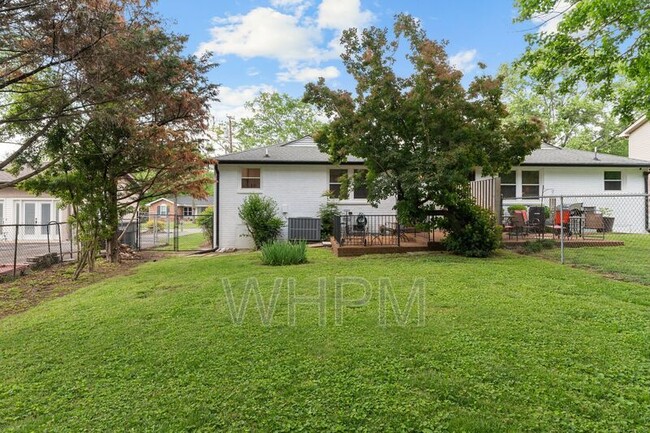 Building Photo - 258 Carriage Dr