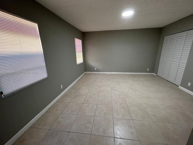 Building Photo - 11542 NW 44th St