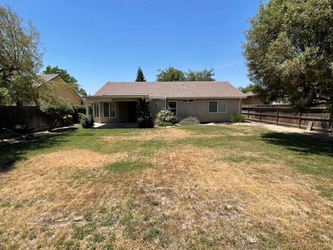 Building Photo - 236 S Argyle Pl