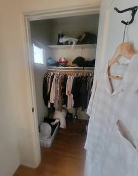 WALK IN CLOSET - 1347 S Mansfield Ave