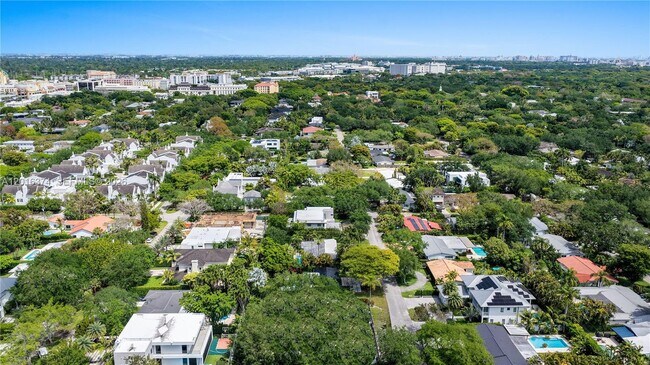 Building Photo - 7830 SW 53rd Pl