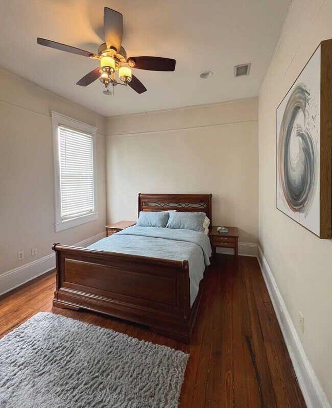 Building Photo - 2 BED | 2 BATH | PRIVATE FRONT AND BACK PORCH | MIDTOWN