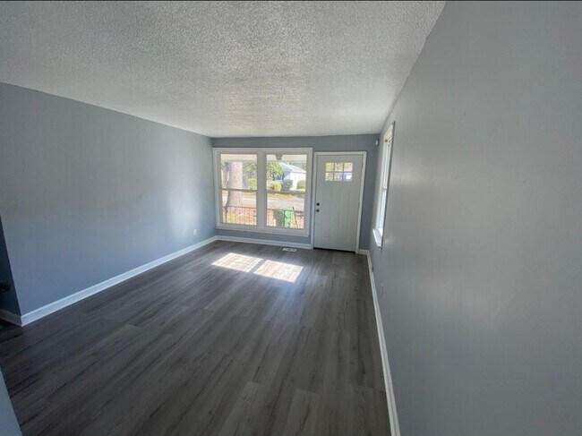 Building Photo - 29 Burdock Cir