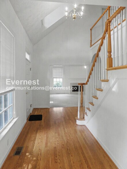 Building Photo - 108 Glasgow