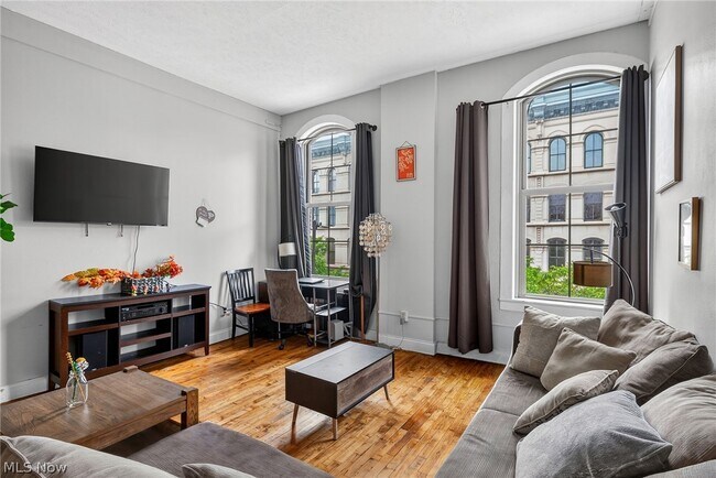 Building Photo - 408 W St Clair Ave
