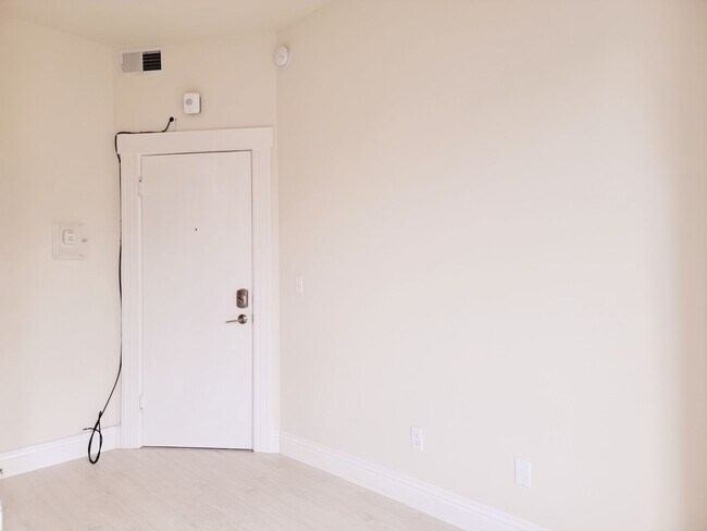 Building Photo - Broadwell, LLC (Broadway-Powell)