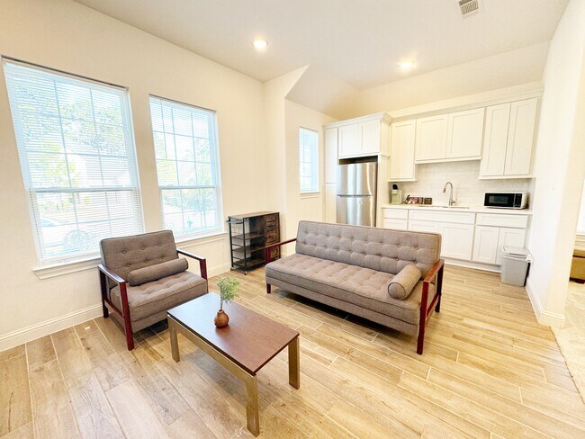 Building Photo - 28096 Woodland Bend Way