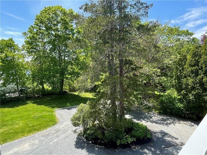 Building Photo - 541 Bellevue Ave