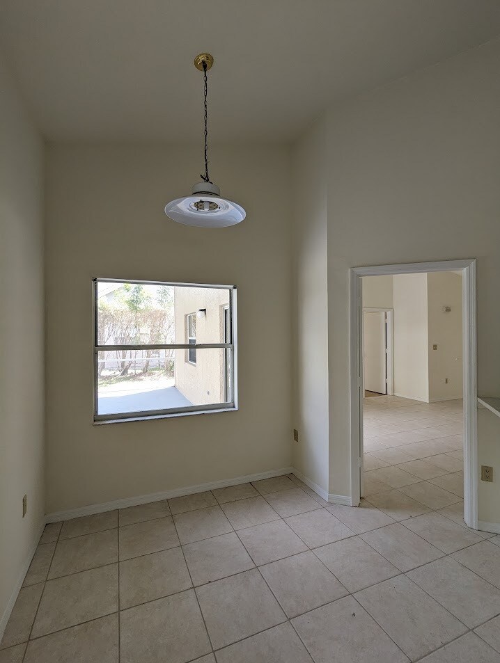 Building Photo - 9961 Boca Ave N