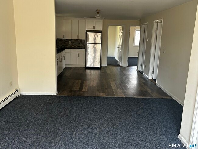 Building Photo - 9 Concord St