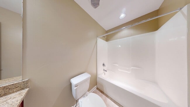 Building Photo - Nice 4 Bedroom Home in Solamere