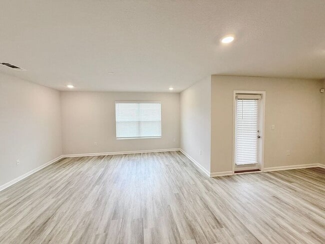 Building Photo - 4384 Winged Elm Ct