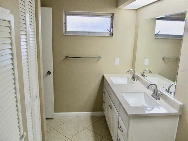 Building Photo - 11275 90th Terrace