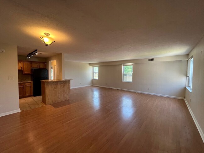 Interior Photo - Fifth 6780