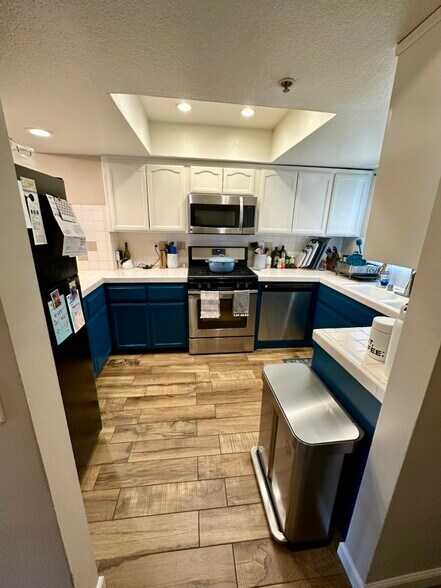 Building Photo - 537 N Adams St