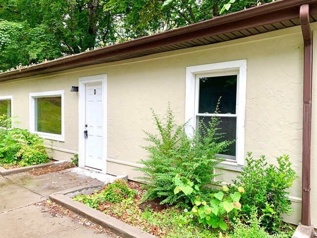 Building Photo - 1624 Golf Club Ln