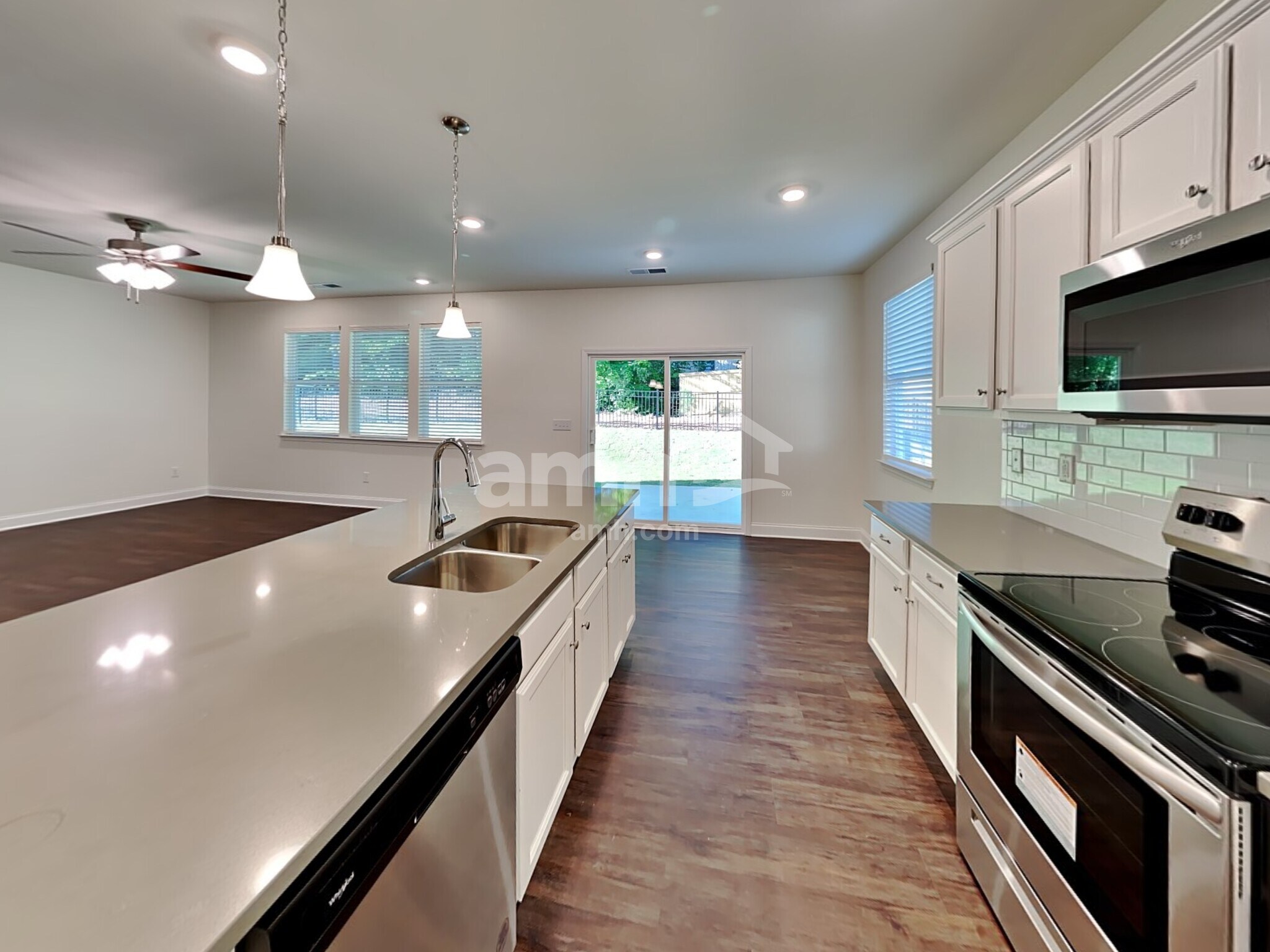 Building Photo - 2062 Windsor Park Ave