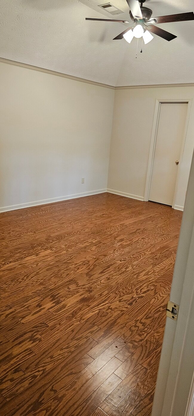 Building Photo - Overwood - Auburn