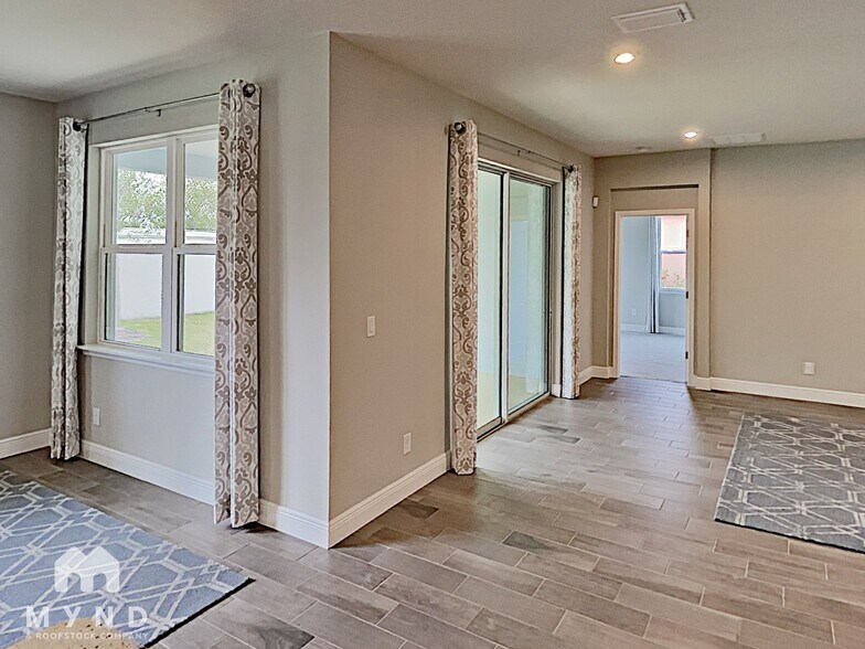 Building Photo - 11306 Emerald Shore Dr
