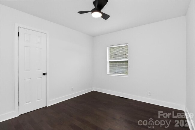 Building Photo - 1814 Eastway Dr