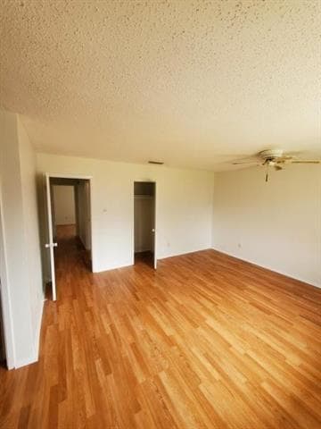 Building Photo - 2210 Greenvalley Dr
