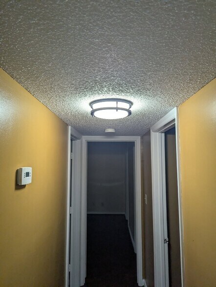 Building Photo - 6012 Treetop Ct