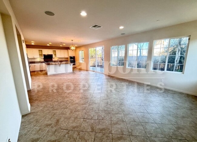 Building Photo - 1650 N Las Flores Dr