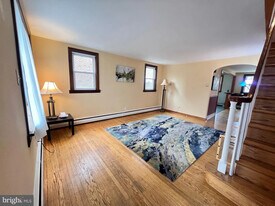 Building Photo - 1834 Benson St