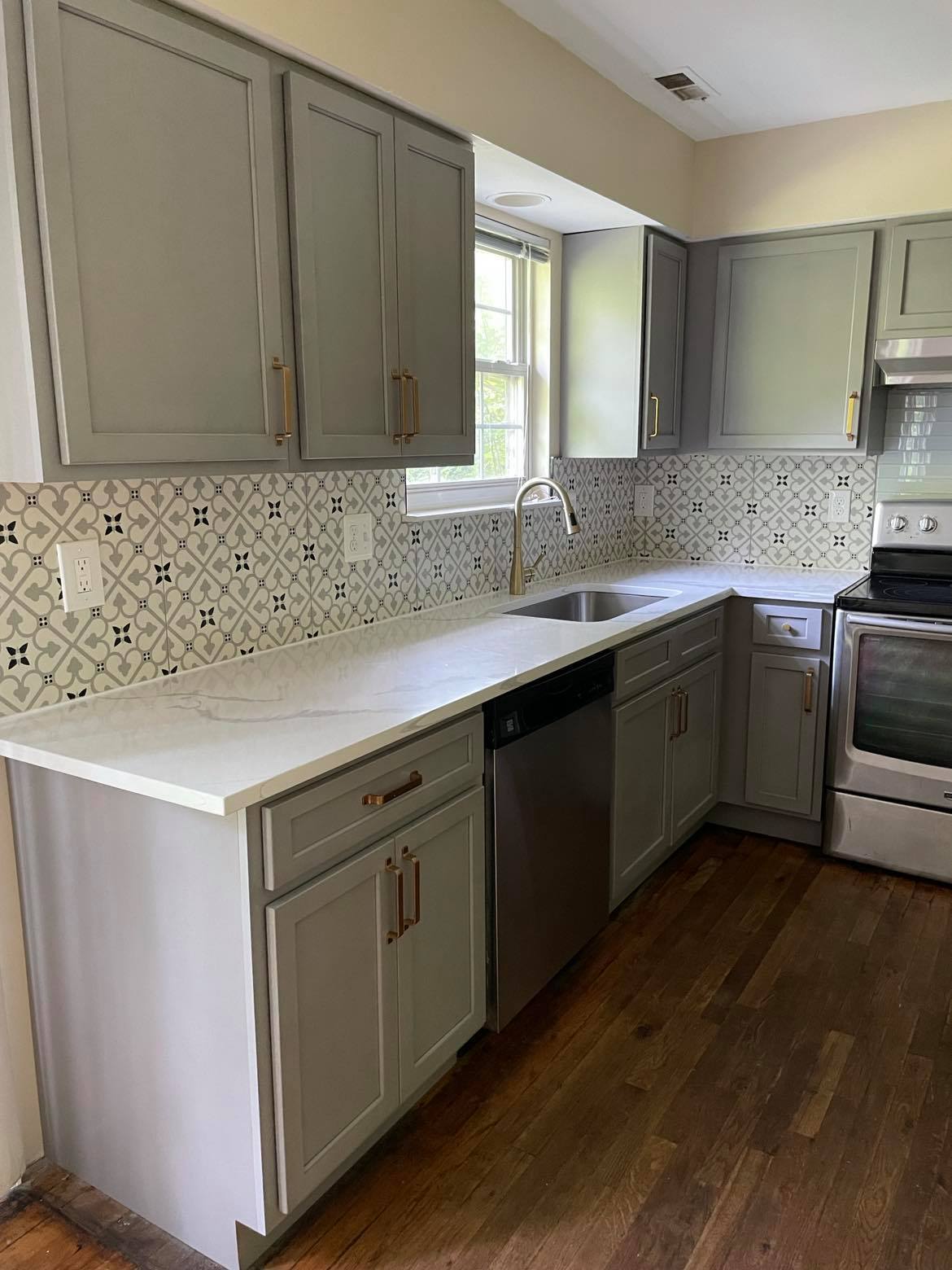 renovated kitchen - 7413 Columbia Ave