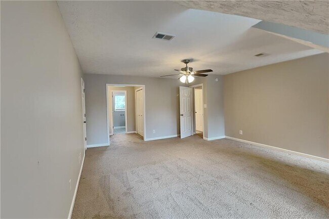 Building Photo - 205 Tawneywood Way