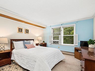 Building Photo - 2 Maple Ridge Dr