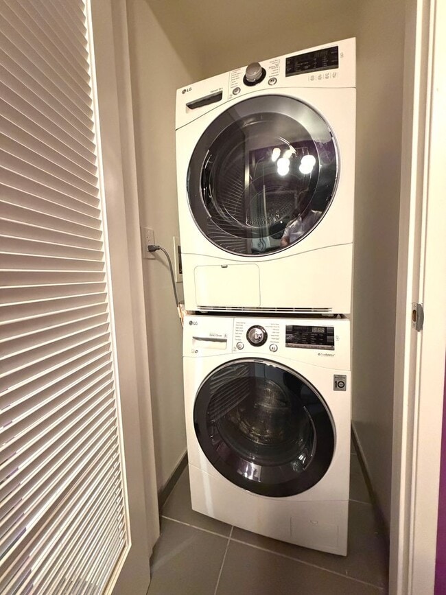 Building Photo - NEW CONSTRUCTION Funky 600sf 1BR/1BA Mid-Market AVAILABLE NOW