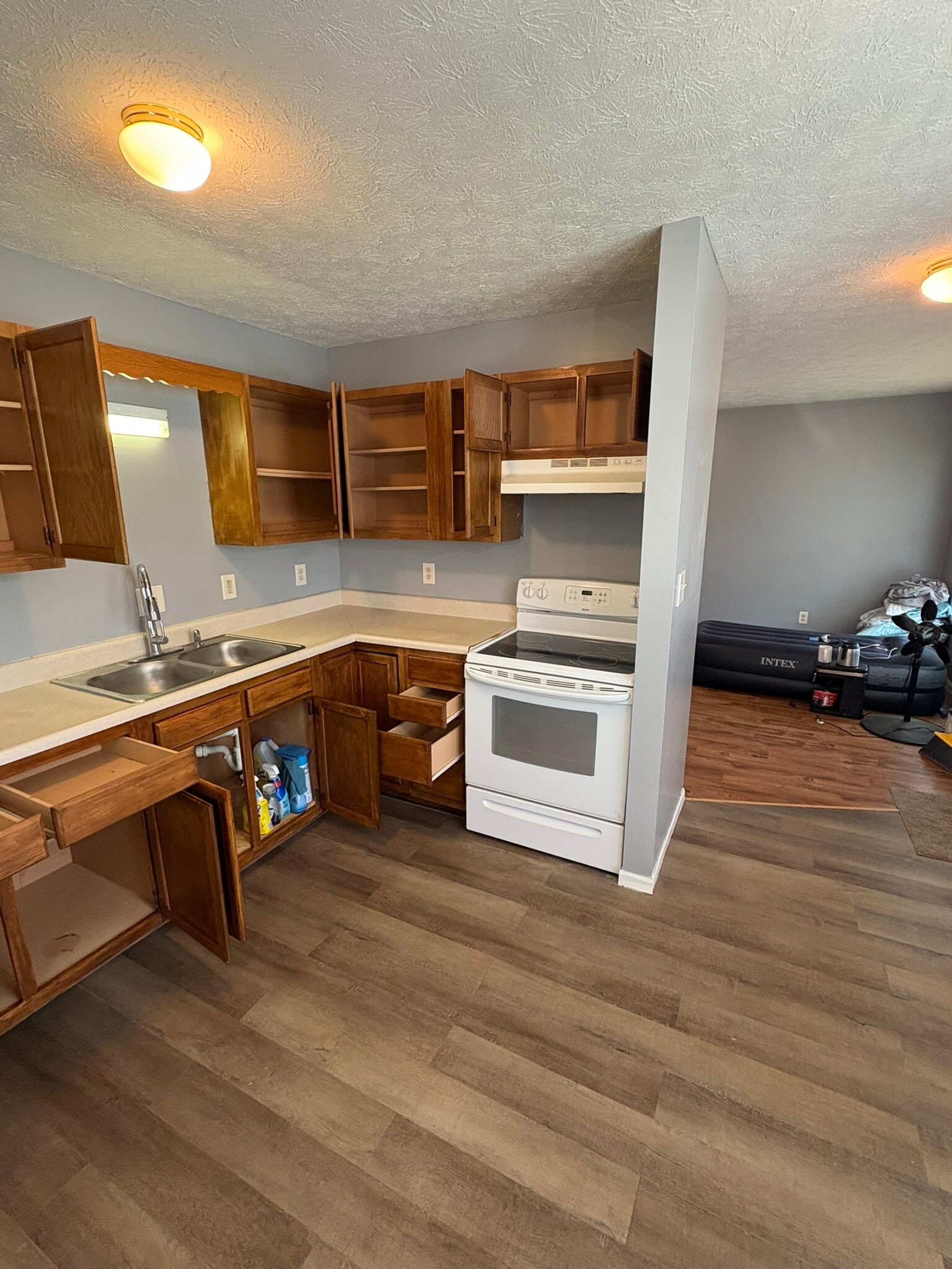 Building Photo - 1835 Carpenter Cir