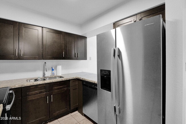 Building Photo - 1808 E Center Ln