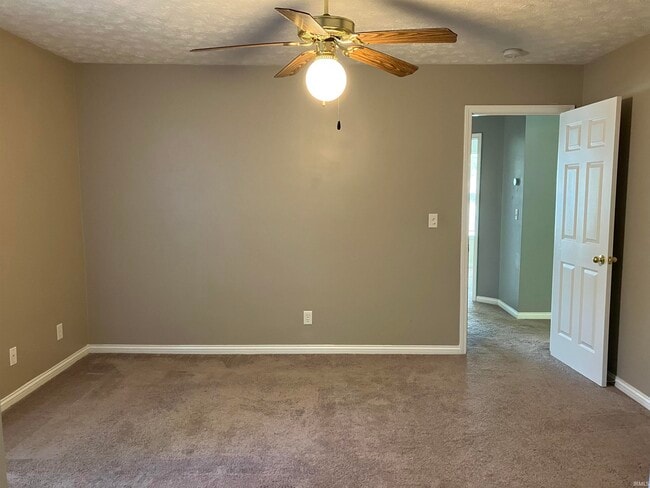 Building Photo - 8120 Cedar Point Dr