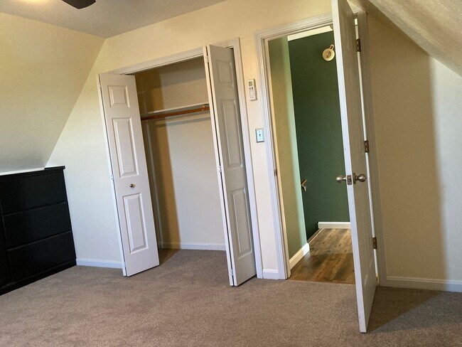 Building Photo - **Backyard offers County Setting in City L...