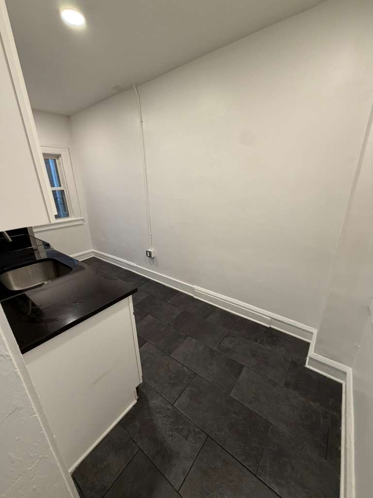 Building Photo - 1384 W 83rd St