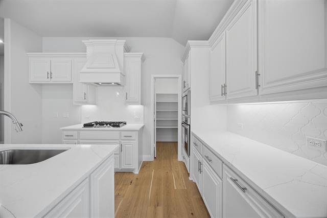 Building Photo - 302 Kettlewood Dr