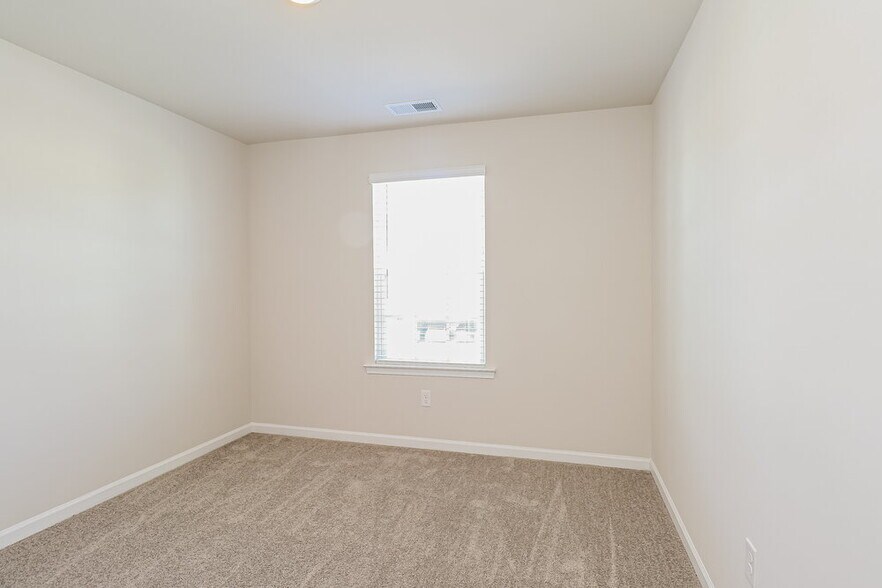 Building Photo - 1613 Swallow Tail Dr