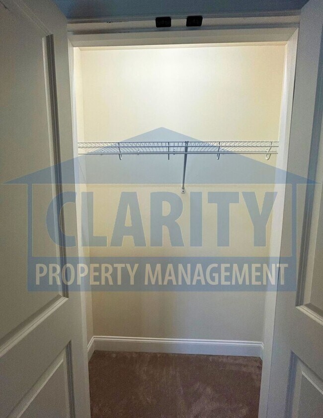 Building Photo - Modern, Upscale Townhouse w/ attached Garage!