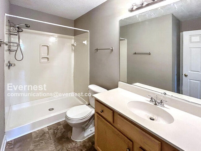 Building Photo - 4608 Twin Hickory Lake Dr