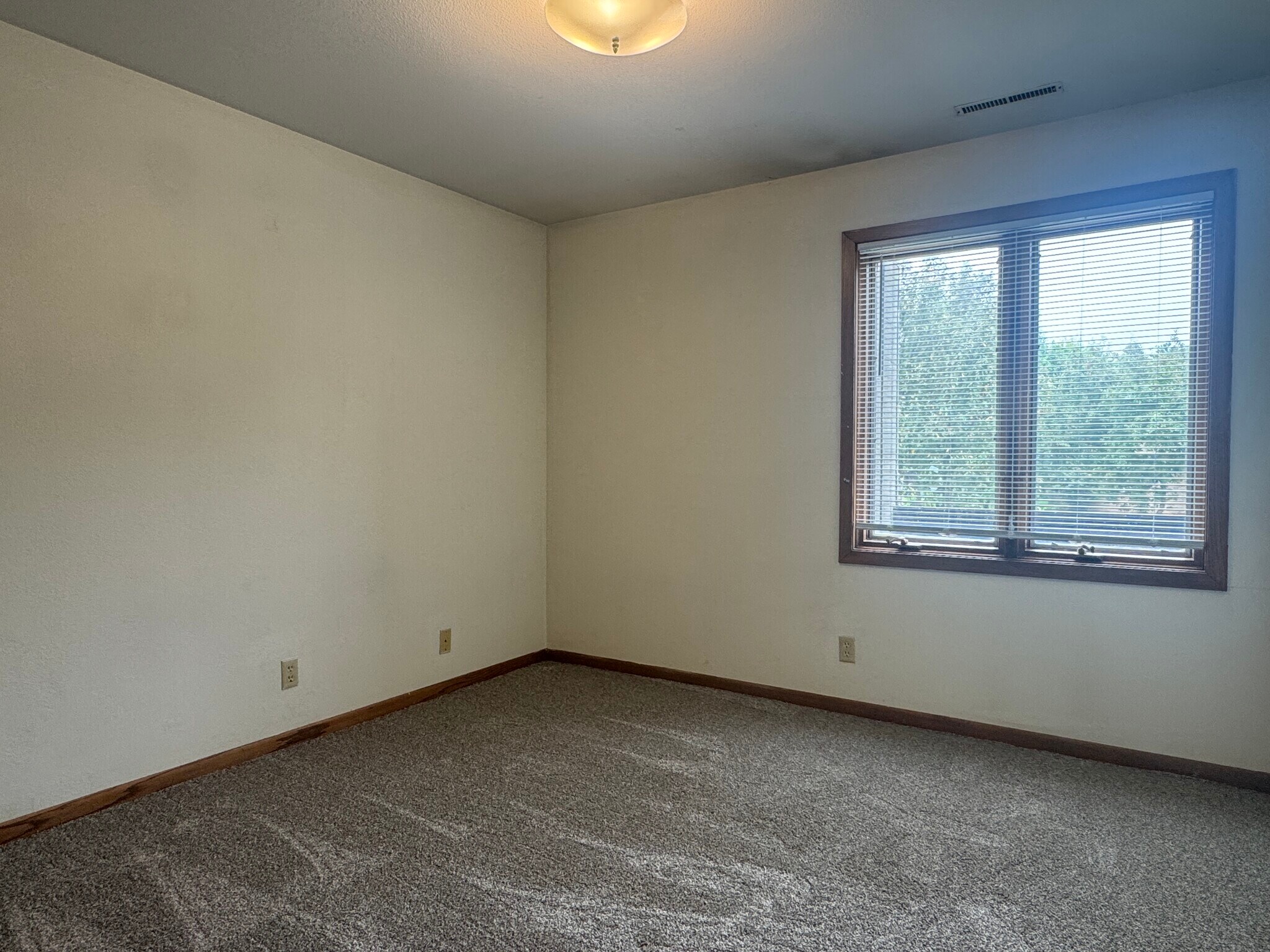 Building Photo - 3009 Grove Ave