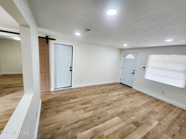 Building Photo - 10235 Monaco Dr