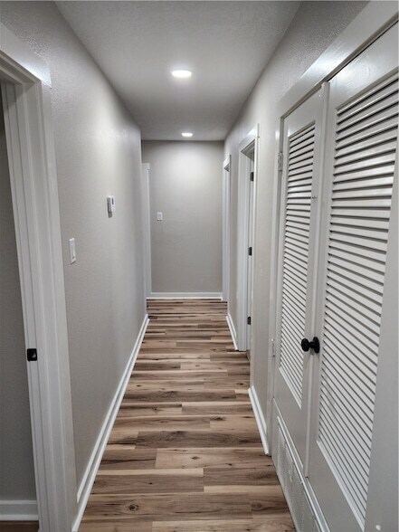 Building Photo - 12877 E State Hwy 21