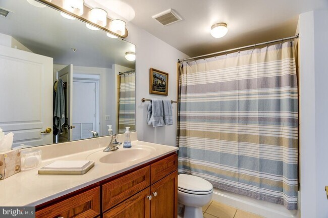 Building Photo - 631 D St NW