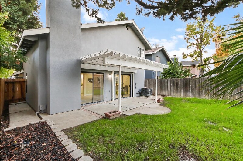 Building Photo - 3532 Del Sol Way