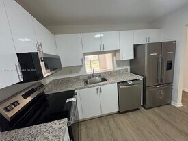 Building Photo - 1810 N Lauderdale Ave