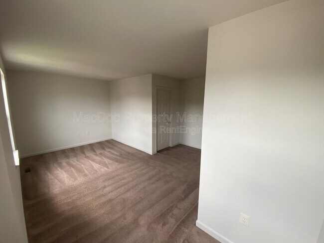 Building Photo - 10910 Coreys Way