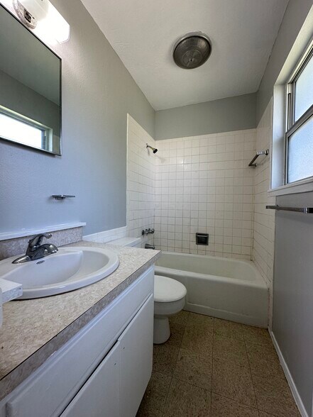 Building Photo - 5111 Benton Dr